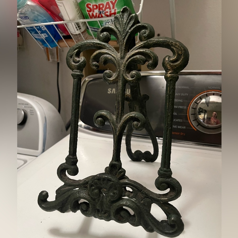 Cookbook or tablet holder